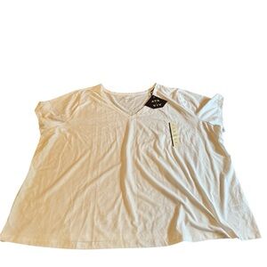 Ava & Viv Women’s White V-Neck Shirt